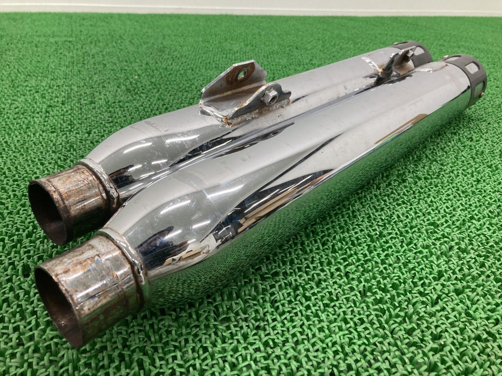 FXDF1580 サイレンサーマフラー 80664-08/80663-08 ハーレー 純正 バイク 部品 80664-08 80663-08 FXDF FXDWG FXDLS 【中古】 93 FXDF1580 サイレンサーマフラー 80664-08/80663-08 ハーレー 純正