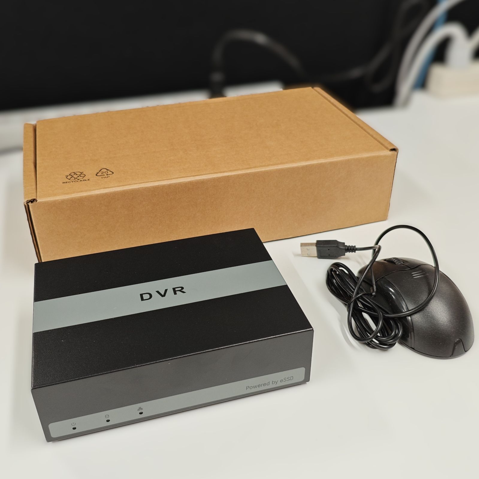 HIKVISION|iDS-E04HQHI-D|4チャンネル対応eSSD搭載 小型デジタルレコーダー|VDR|BNC同軸コネクタ|HDMI|1024 GB eSSD|マウス付|外