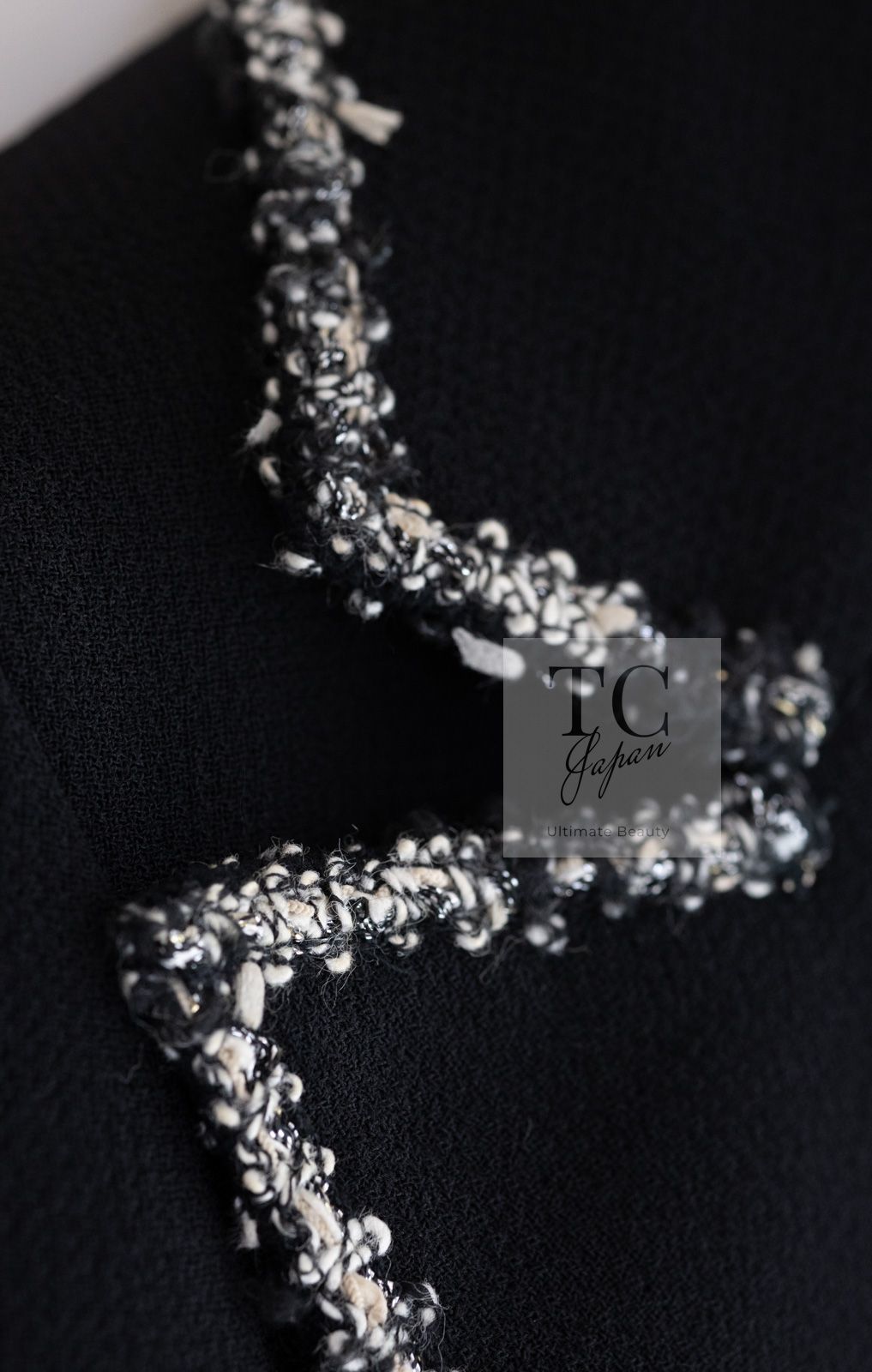 シャネル ジャケット CHANEL ブラック CC ロゴ エンブレム 幻の