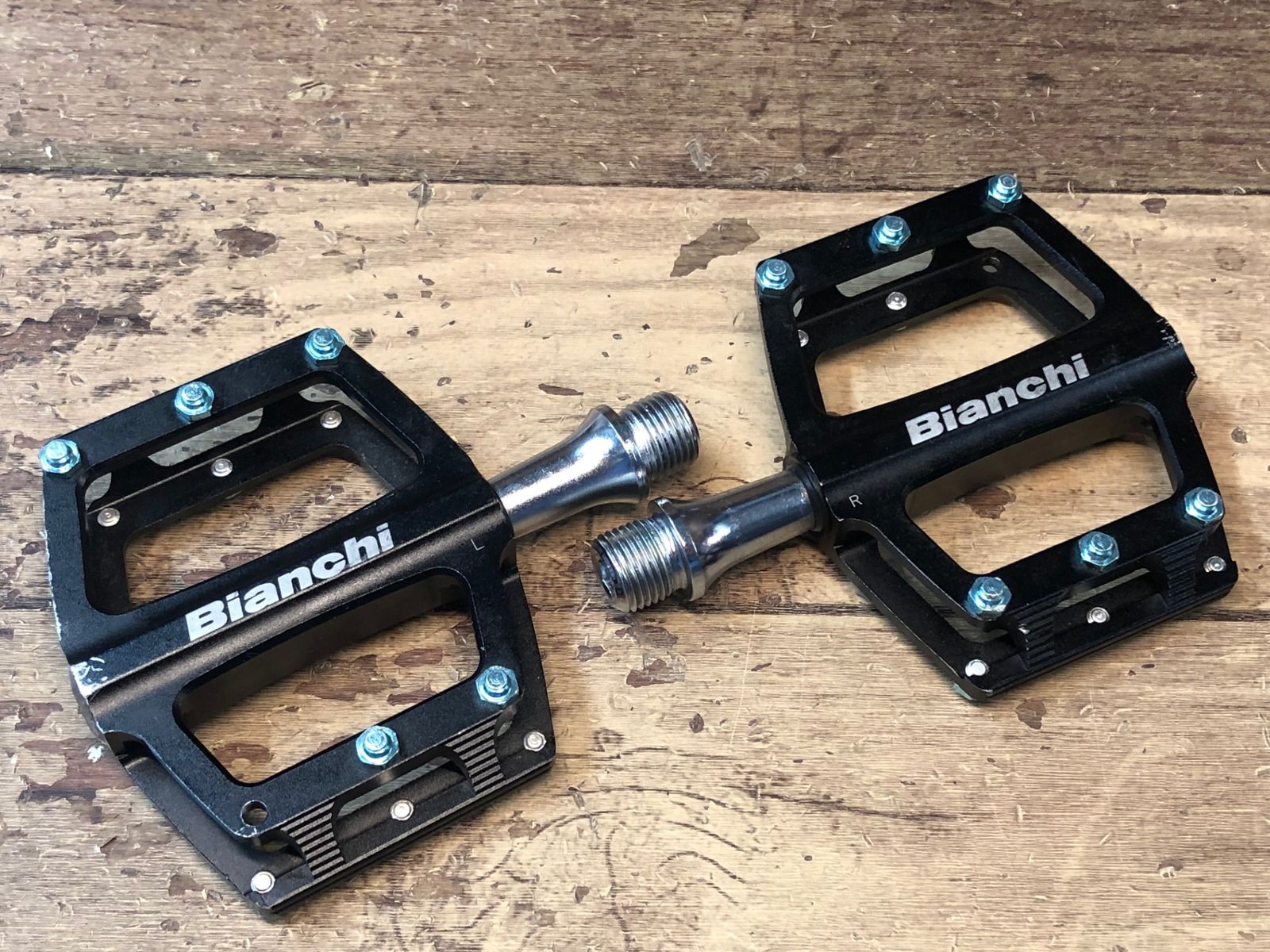 IE788 ビアンキ Bianchi フラットペダル 黒 チェレステ - メルカリ