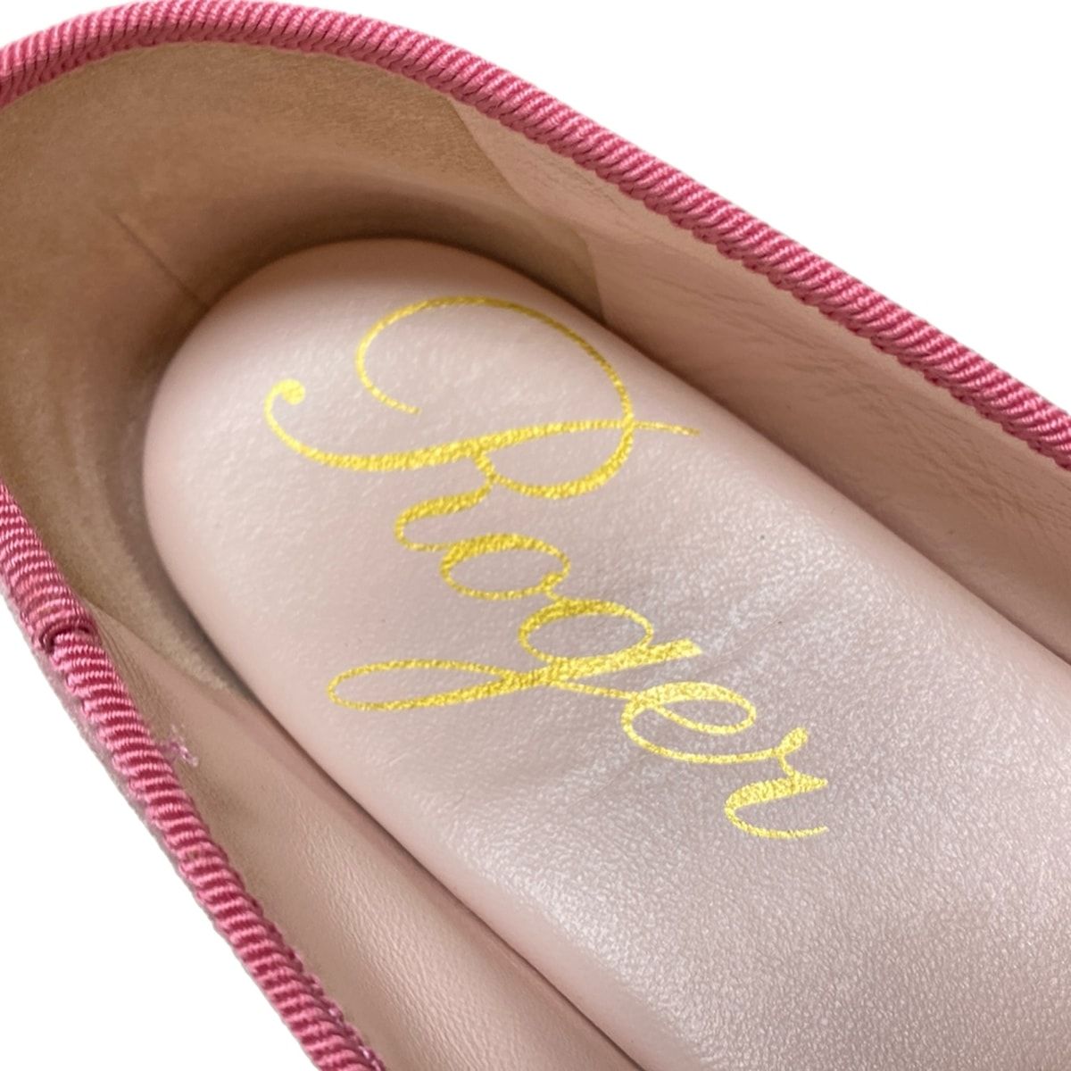 フラットシューズ