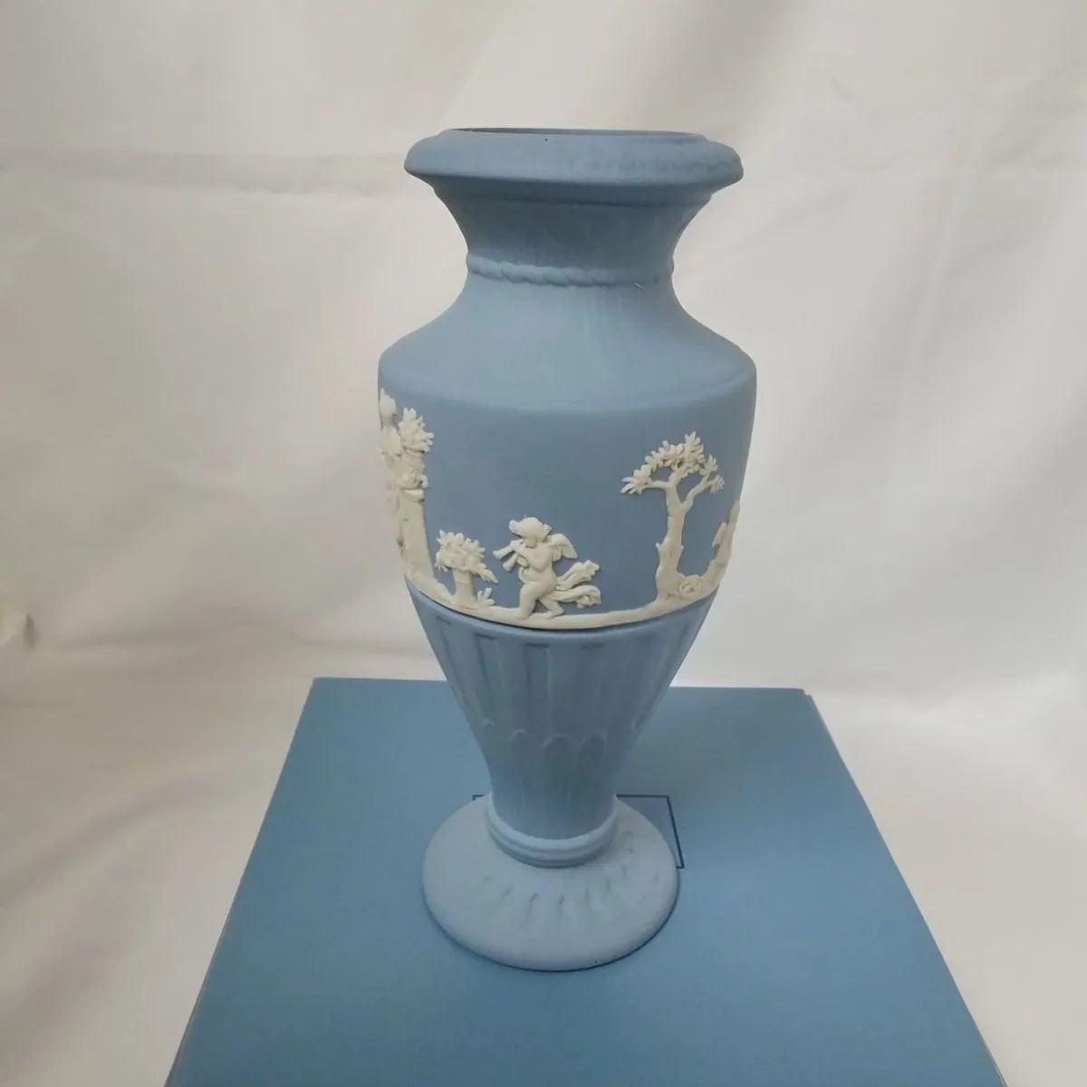 ウェッジウッド ジャスパー 花瓶 ベースフラワーフルーテッド ペール