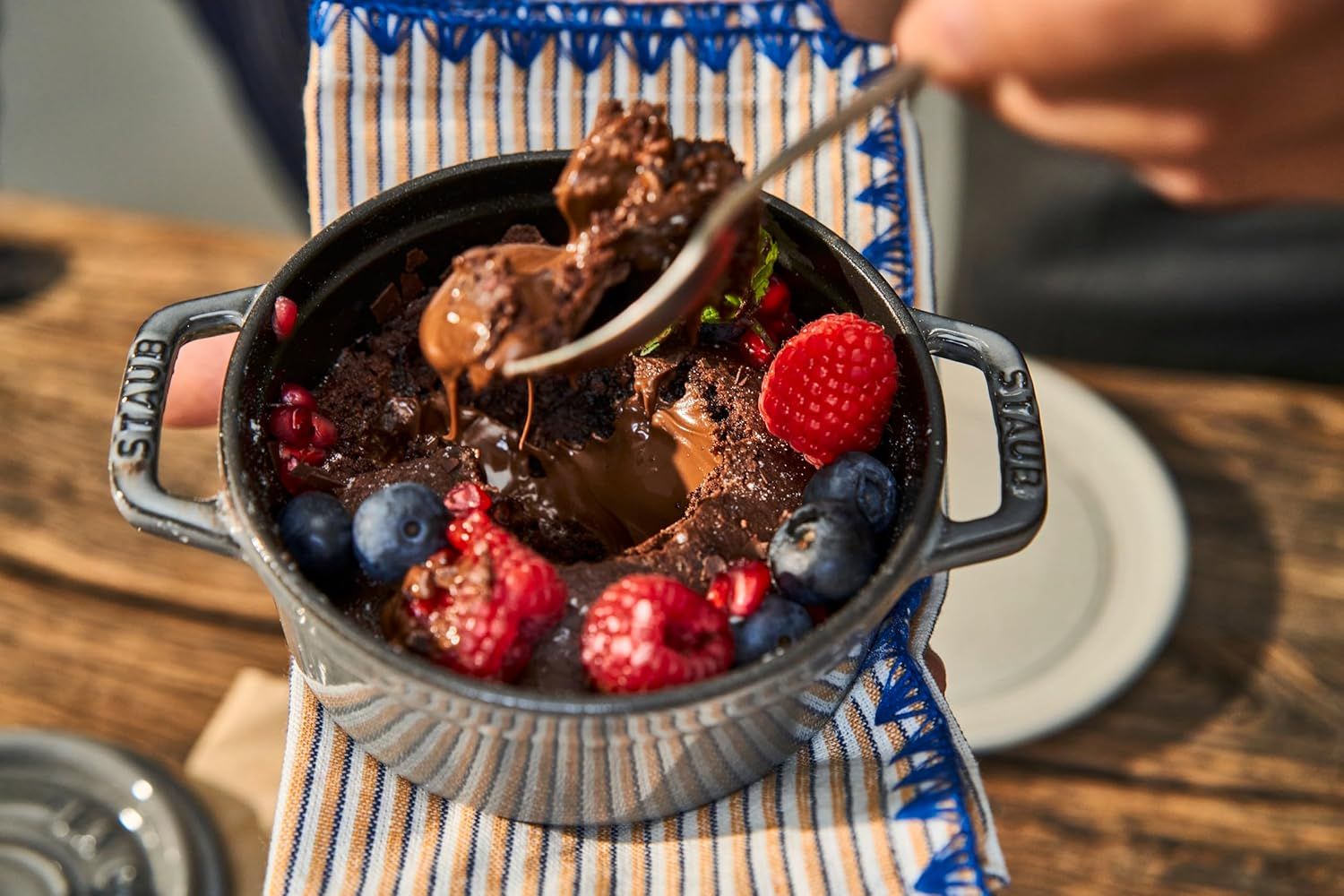 STAUB ピコ・ココットラウンド10cm 3個セット おまけのスタンド付き