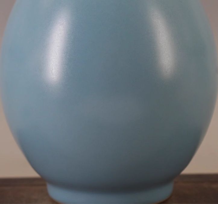 大清雍正天藍釉玉壺春瓶  景徳鎮 陶磁器 装飾品 工芸品 美術品 置物 大清雍正天藍釉玉壺春瓶 景徳鎮 陶磁器 装飾品 工芸