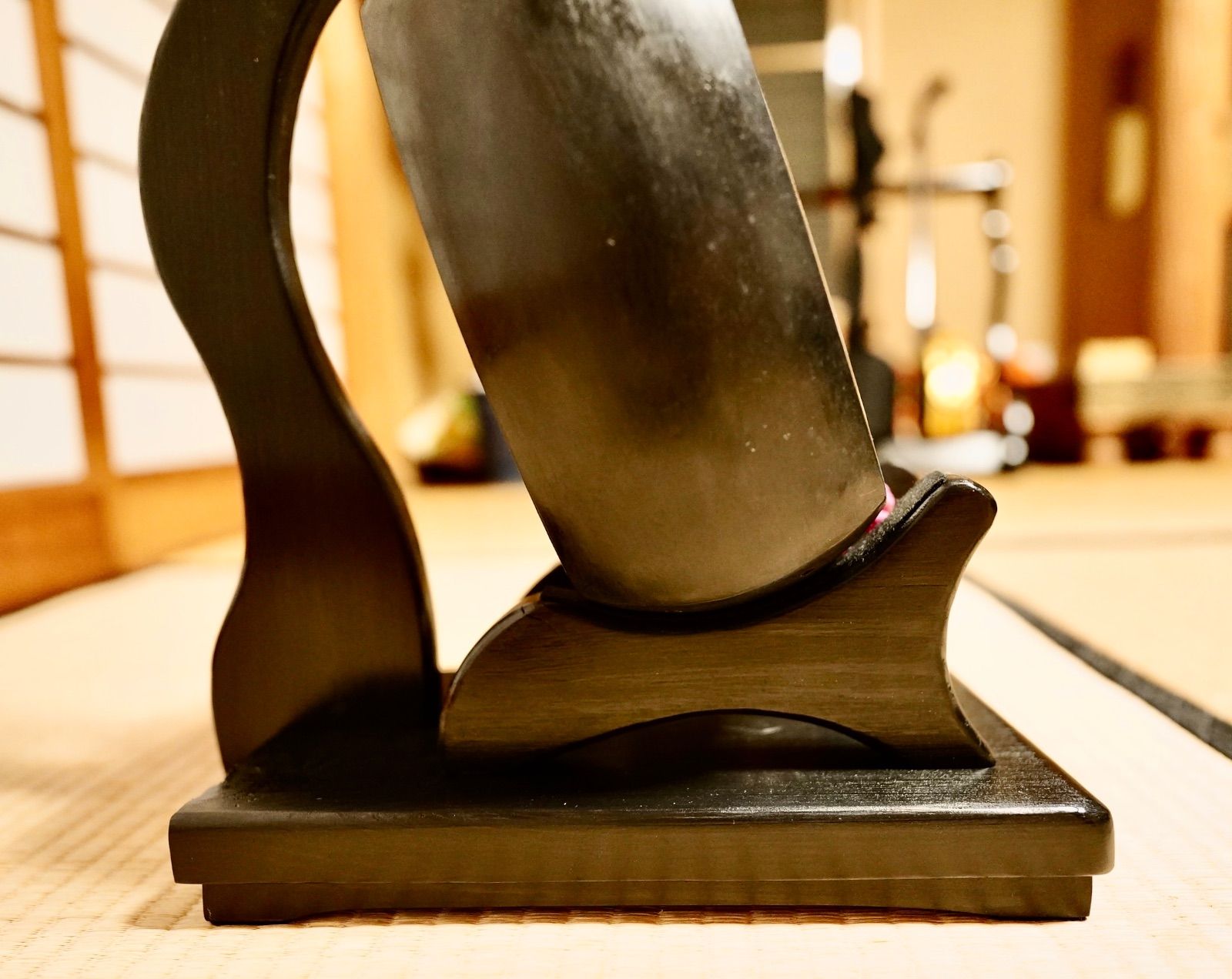 24時間以内に発送 手作り木工 木製三味線スタンド 黒漆 タイプB WWW_SUPERTOOLSSHOP_NL