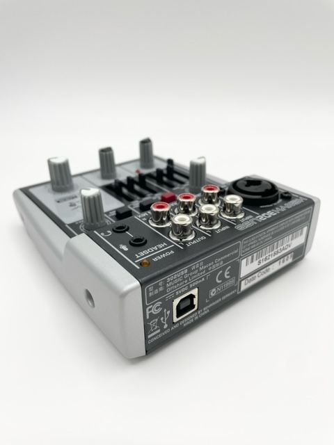 美品】Behringer ベリンガー USBオーディオインターフェース搭載DAW対応ミキサー 302USB XENYX - メルカリ