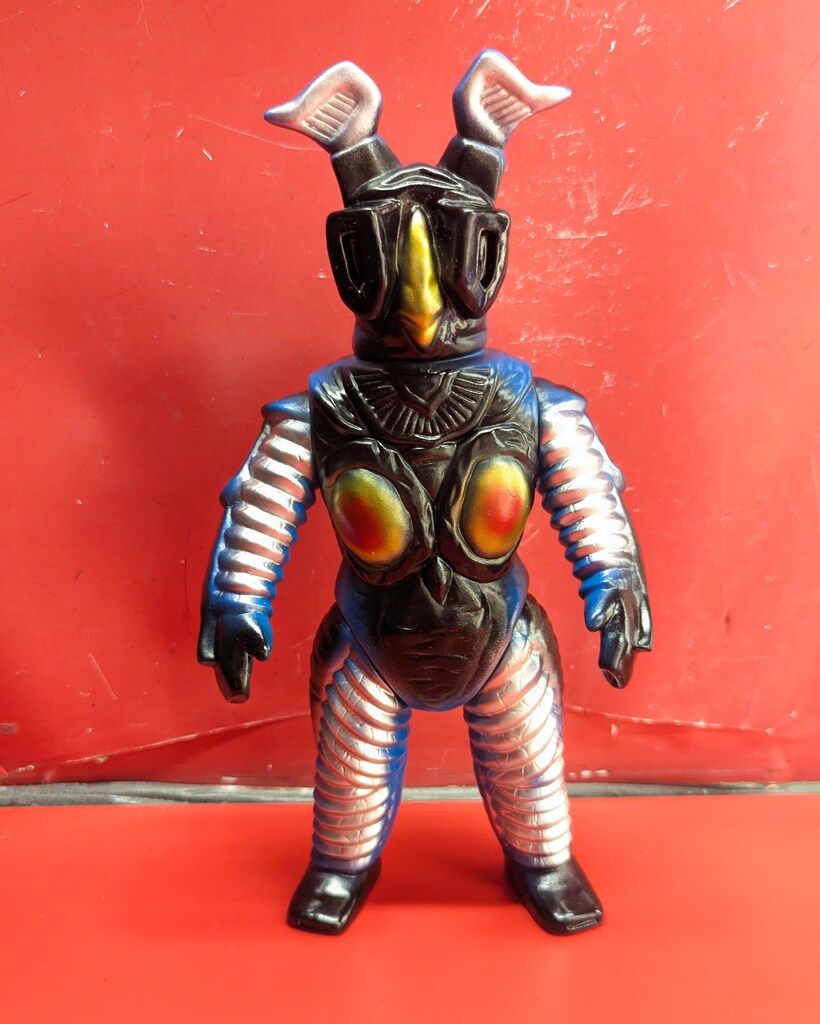 マーミット 怪獣天国 ゼットン青成型黄色銀塗装 - メルカリ