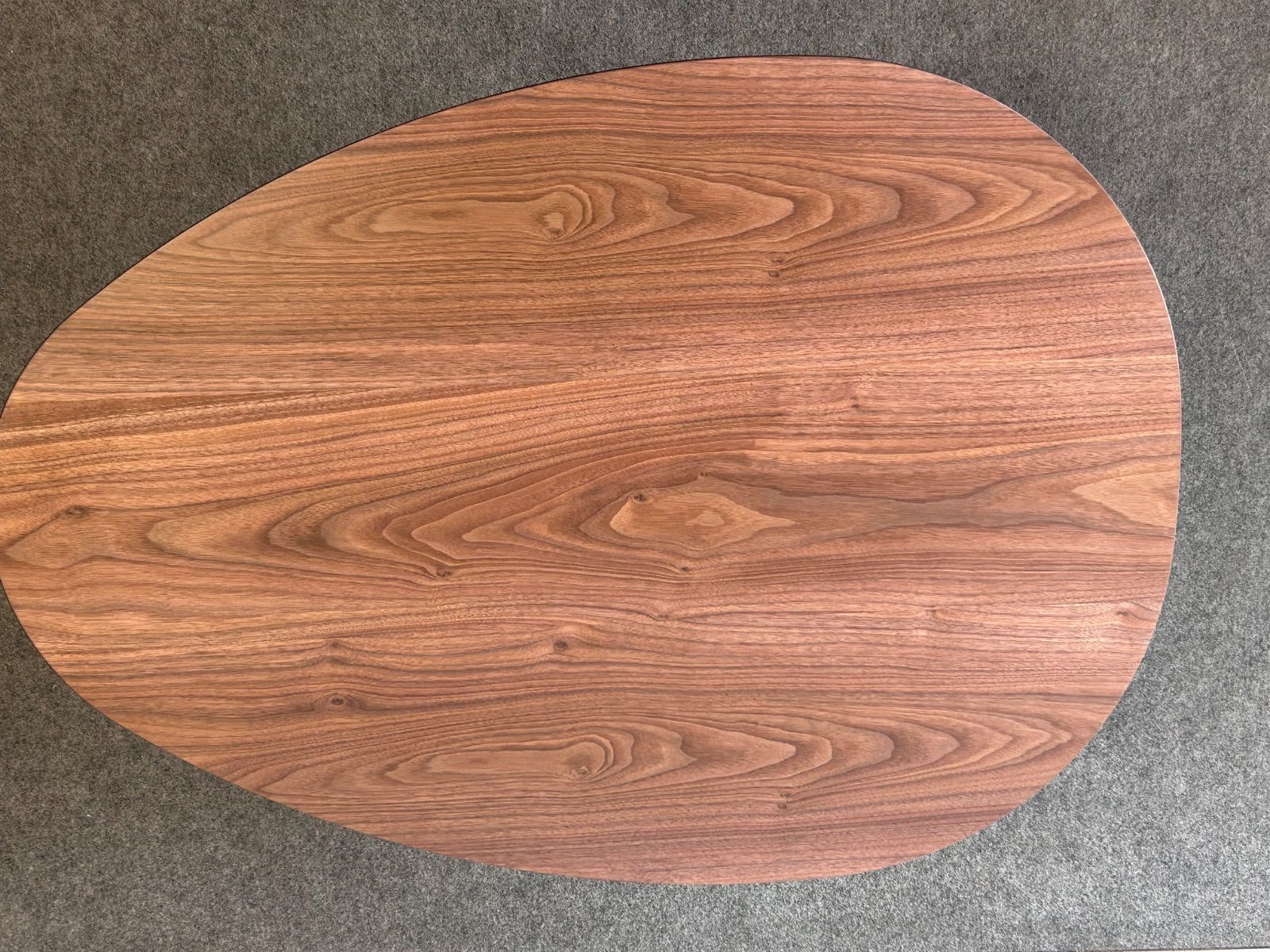 インテリアとしても◎！一年中使えるオシャレな卵型のこたつ「DENBY」 |