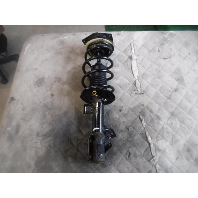 ノート DBA-E11 右フロントストラット