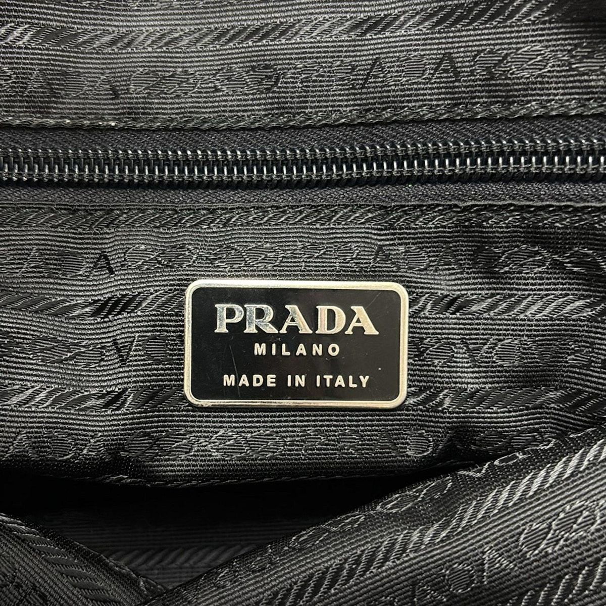 PRADA プラダ