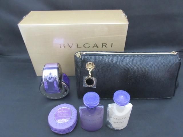 残9割 ブルガリ BVLGARI オムニア アメジスト ポーチキット オーデトワレ 65ml/ボディミルク 40ml/バス＆シャワージェル  40ml/ソープ 50g/ - メルカリ