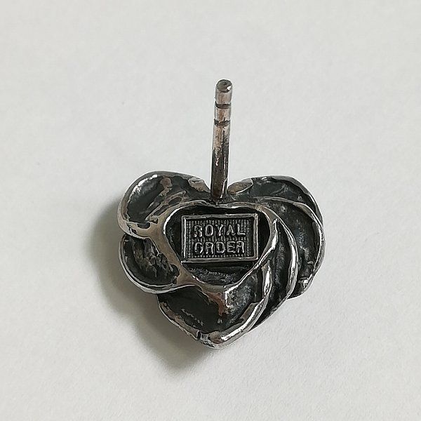 Z181 [新品] 定価1.9万円 ROYAL ORDER ロイヤルオーダー ピアス シルバー Small Heart Rose With Studs SE812-2-ST 925 アクセサリー | Y★