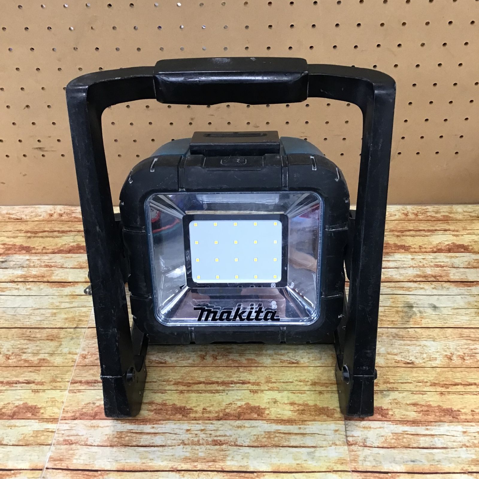 ☆マキタ(makita) コードレスLEDスタンドライト ML805【川崎店 