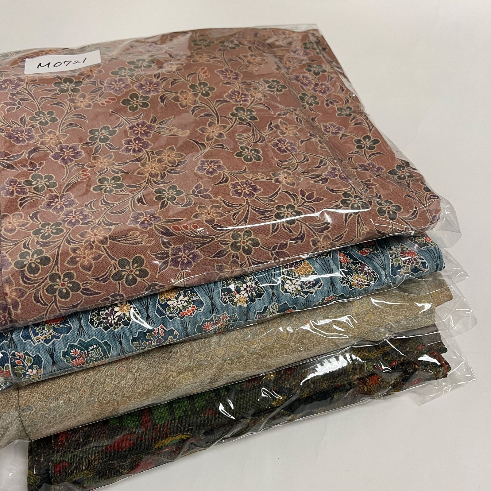 訳あり （中古品） アンティーク着物 まとめ売り 4着セット