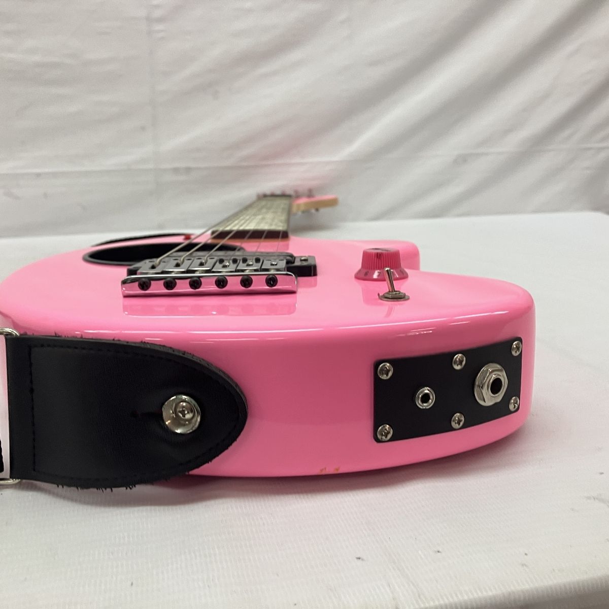 フェルナンデス ZO-3 アンプ・スピーカー内蔵ギター ピンク FERNANDES ZO-3 PINK ZO3ミニギター ピンク(フェルナンデス