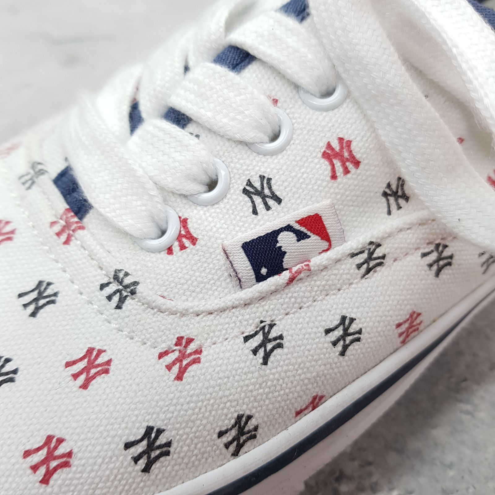 未使用品 在庫限りの販売で終了 ユニセックス MLB New York Yankees 未使用品 在庫限りの販売で終了 ユニセックス MLB New York Yankees