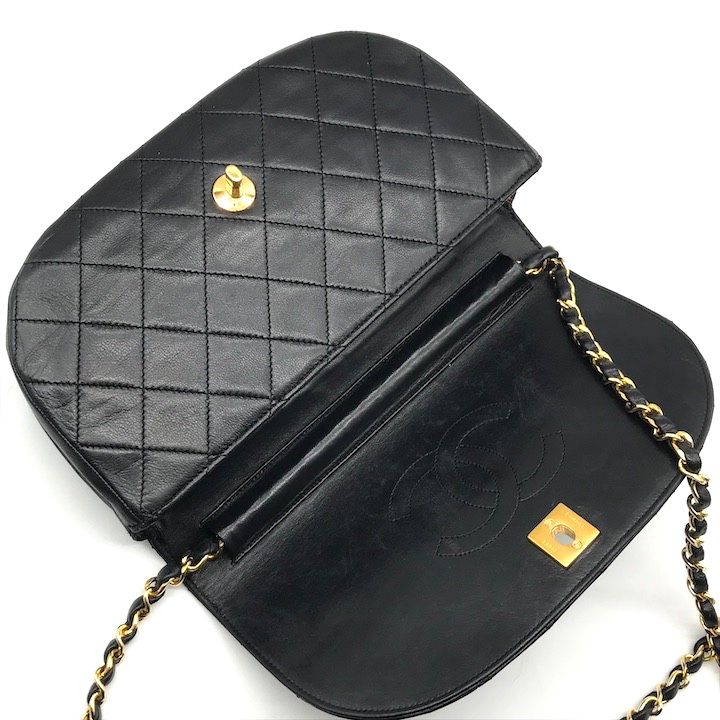 良品 CHANEL シャネル ココマーク マトラッセ ラムスキン ハーフムーン  