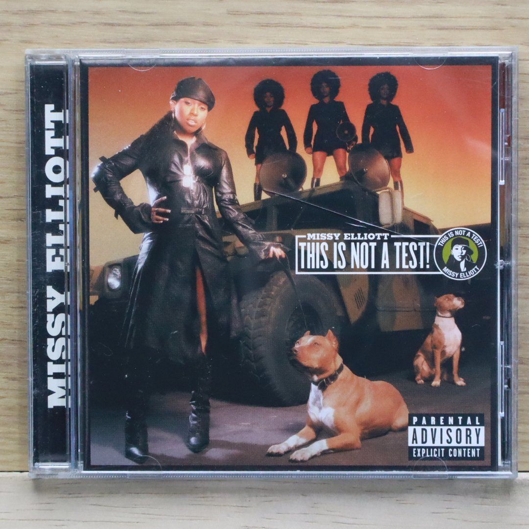 ミッシー・エリオット直筆サイン入り超大型写真…Missy Elliott