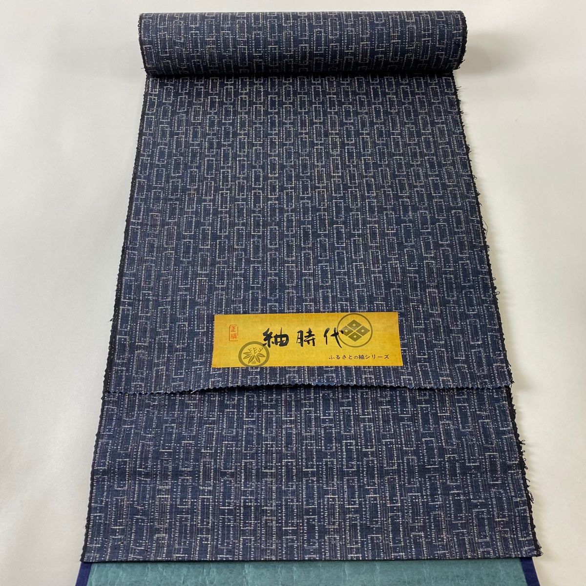 反物 秀品 紬 縞 灰紫 正絹 【中古】 反物 秀品 紬 織宝つむぎ 縦縞 灰紫 正絹 【中古】 - メルカリ
