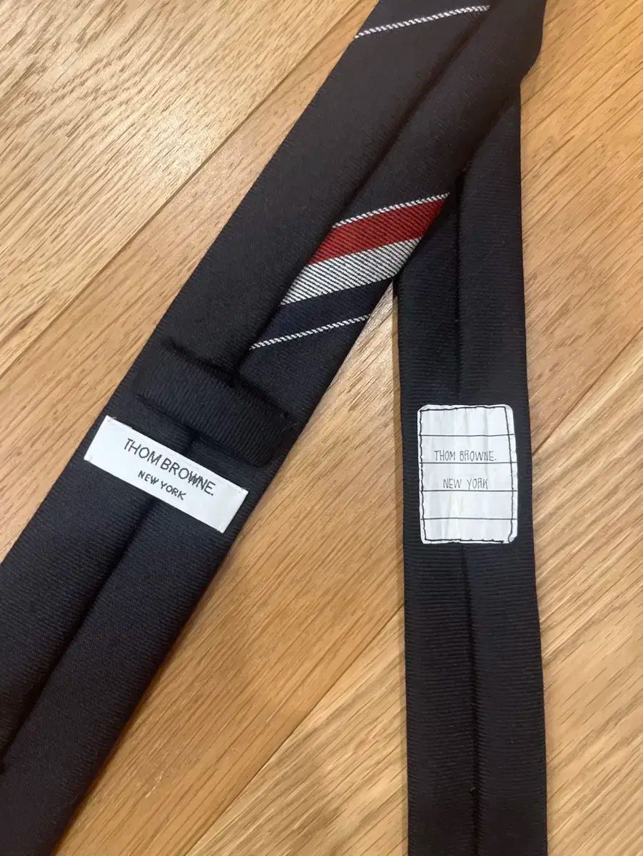THOM BROWNE ネクタイピン 専用ケース付き シルバー THOM BROWNE ネクタイピン 専用ケース付き シルバー THOM BROWNE トム