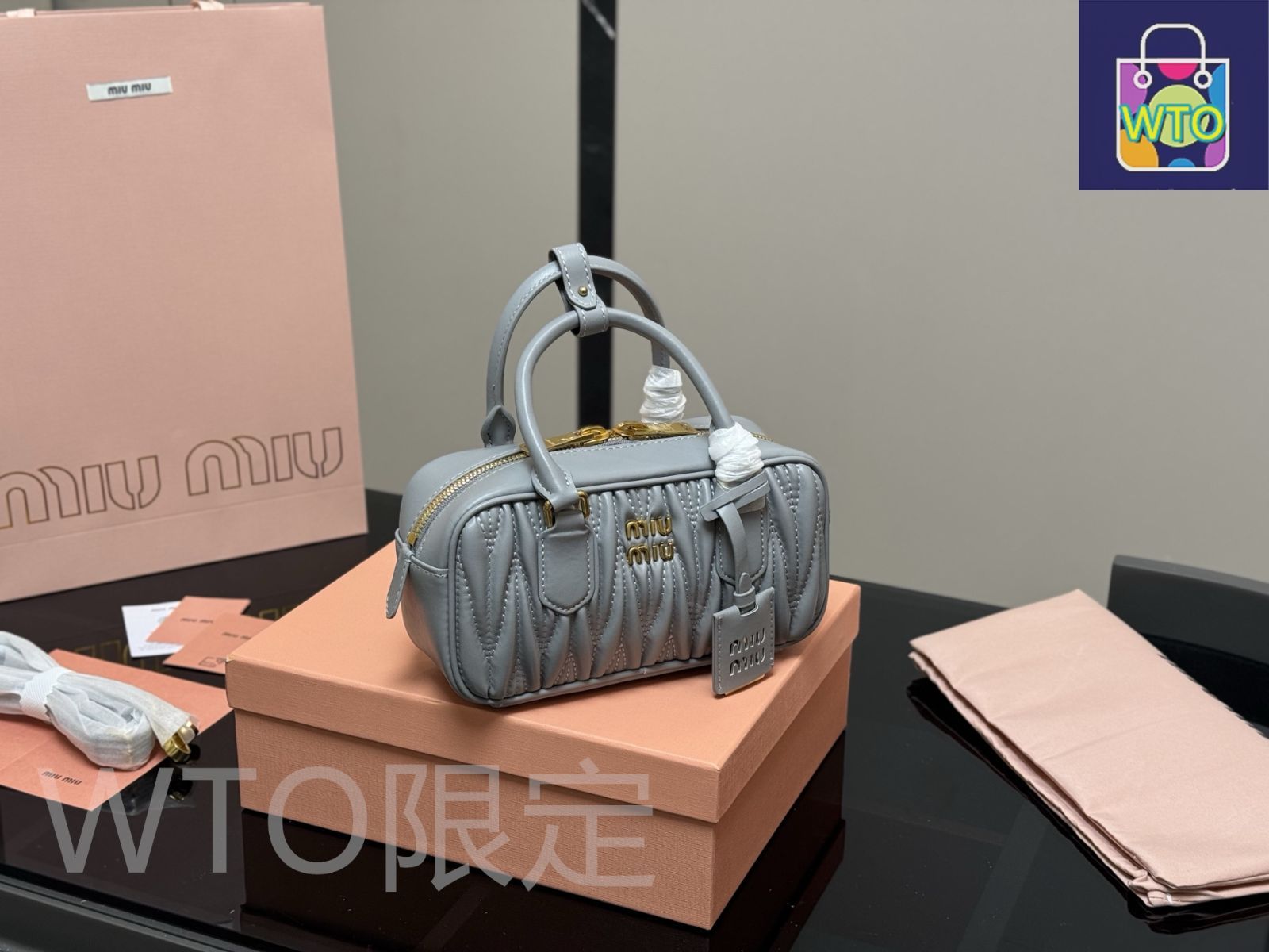 7月6まで 限定値下miumiu ボウリングバッグ　ブラック ブラック レザー ボー バッグ | Miu Miu