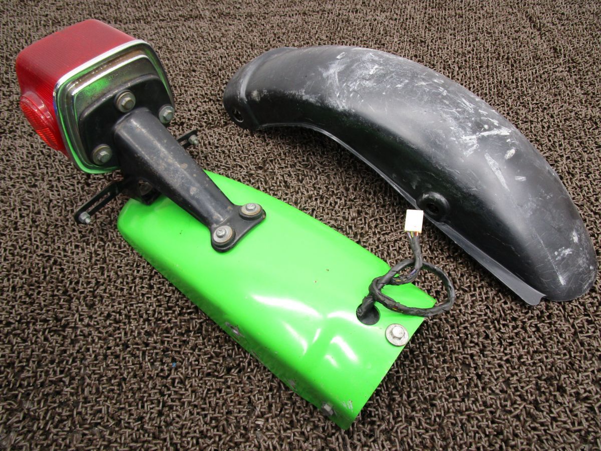 KE125 リアフェンダー インナー テールランプ □A6107 K1 カワサキ K1E キャブ車