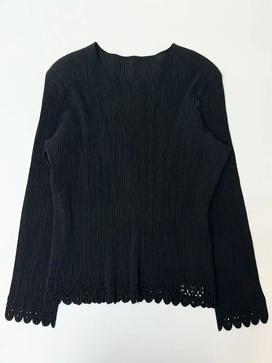 Issey miyake ISSEY MIYAKE(イッセイミヤケ) 黒 ロング スリーブ