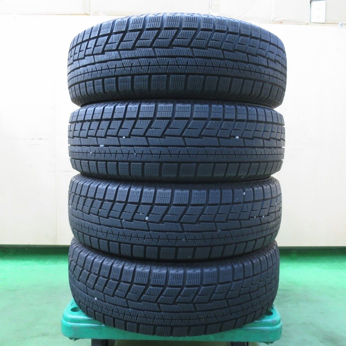 ☆バリ山 195/65R15 ヨコハマタイヤアイスガードiG60 22年製 4本