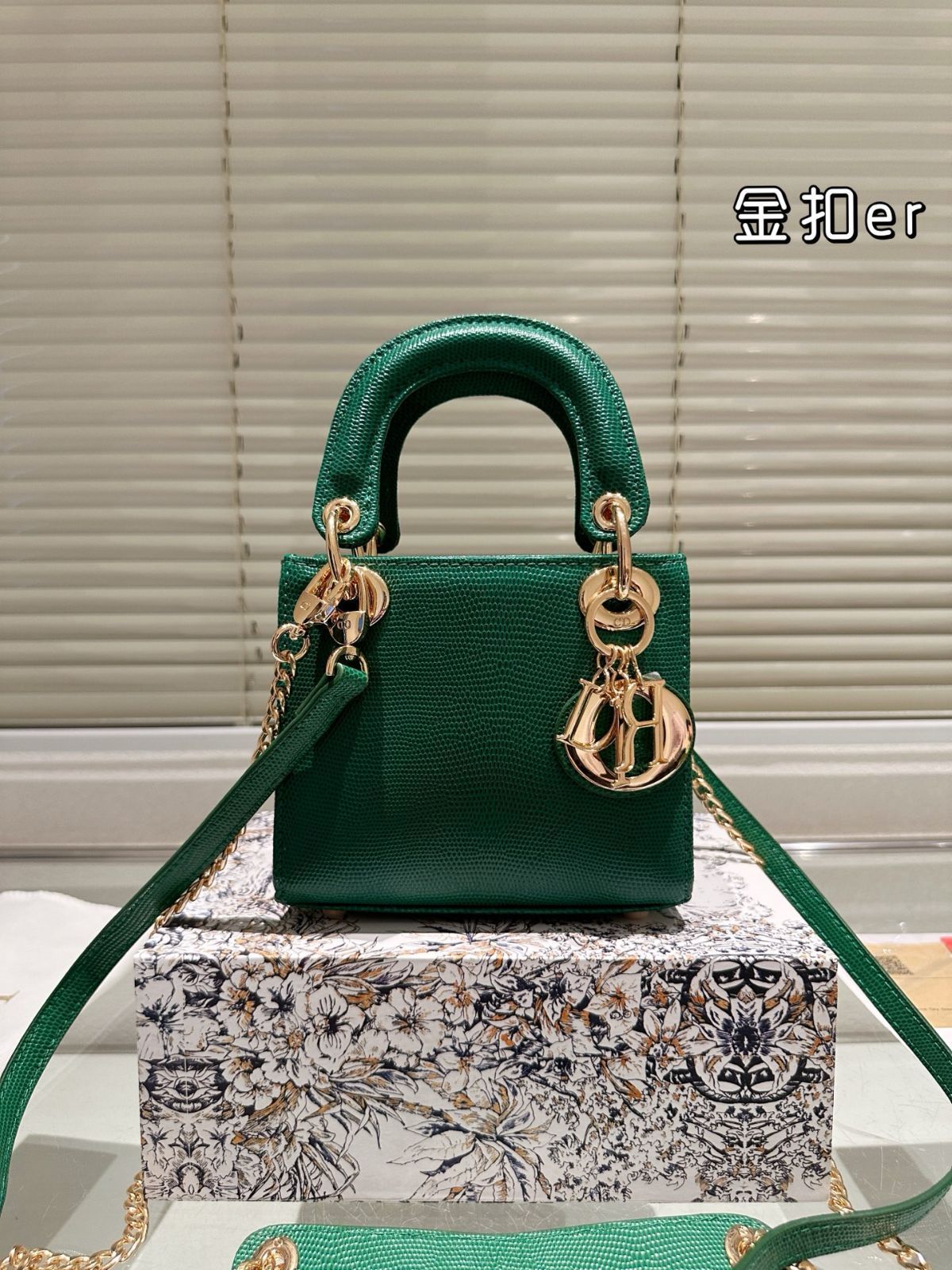 【希少商品】Dior レディース バッグ Grand Tour Multipocket DIOR] Dior Grand Tour Multipocket Bag 👜 機能× 優雅，一只包