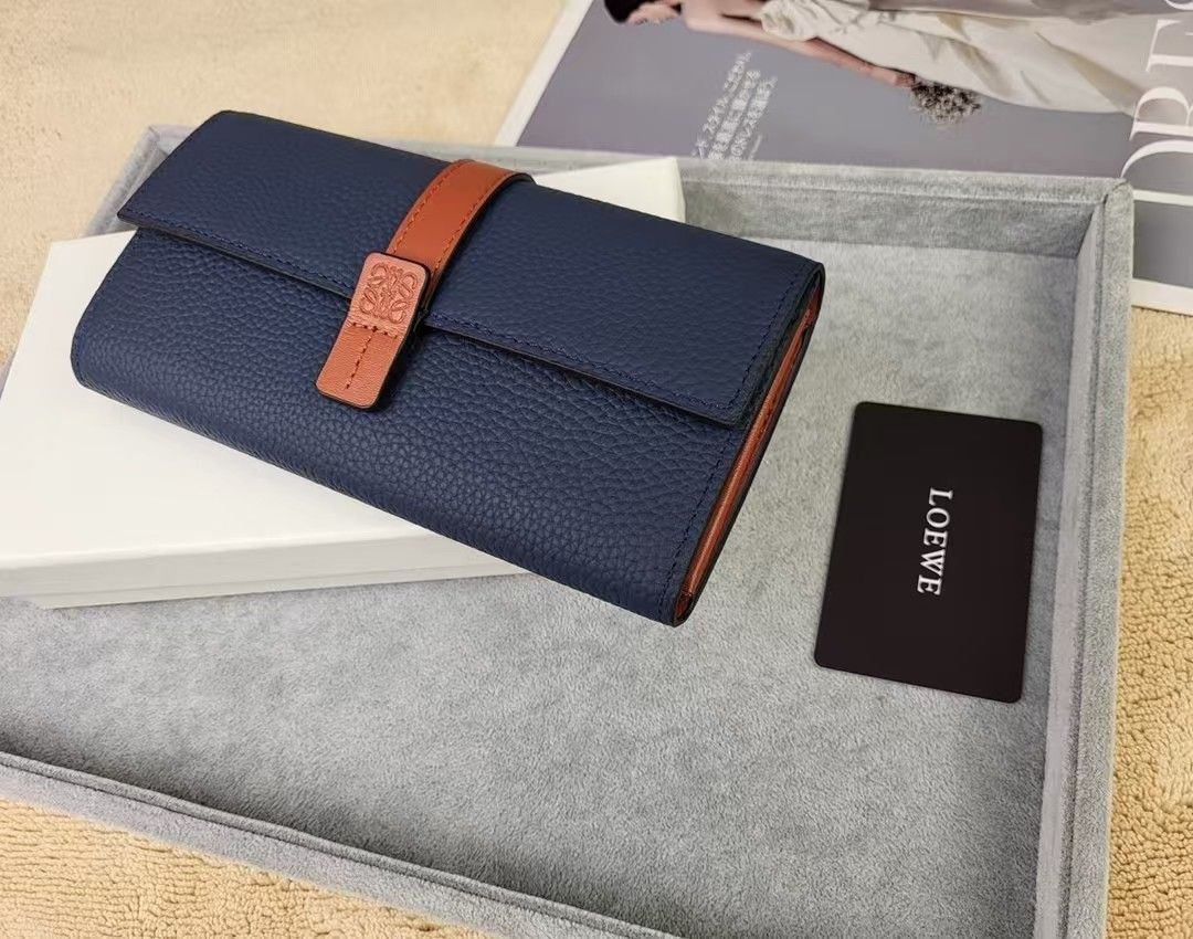 新品未使用 LOEWE財布[本日特価|新品未使用品] - メルカリ