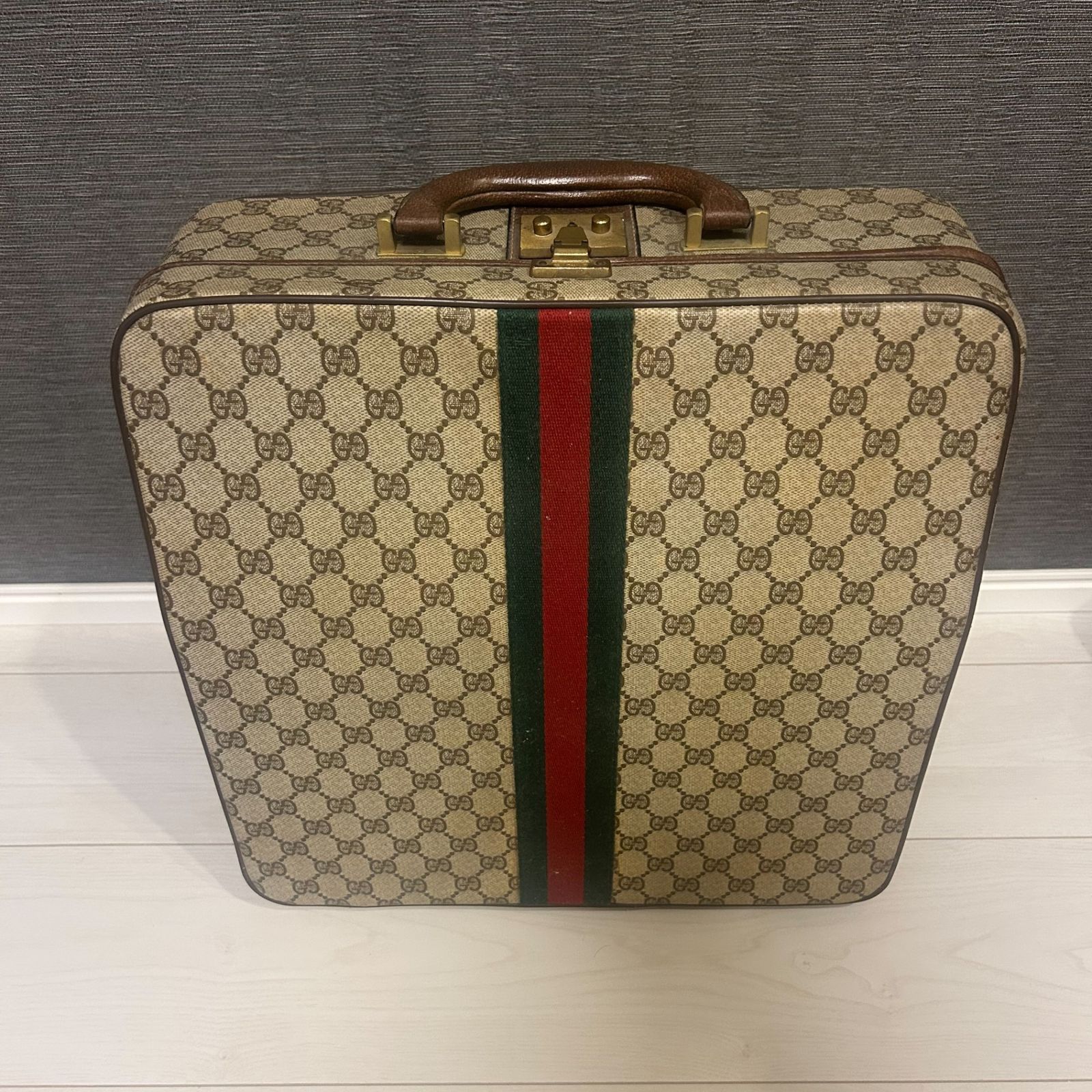 オリベッティ タイプライター グッチ GUCCIケースLETTERA35 希少品】グッチ×オリベッティ タイプライター アタッシュケース