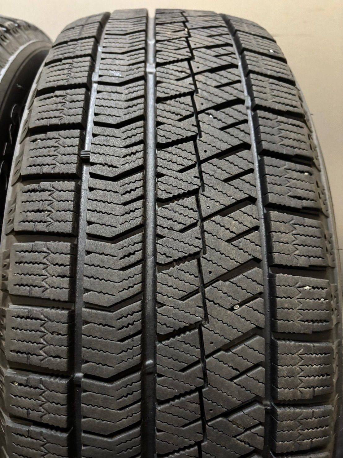 205|60R16 BRIDGESTONE|VRX2 21年製 スタッドレス 4本 ブリヂストン ブリザック ノア ヴォクシー ステップワゴン 4-K409