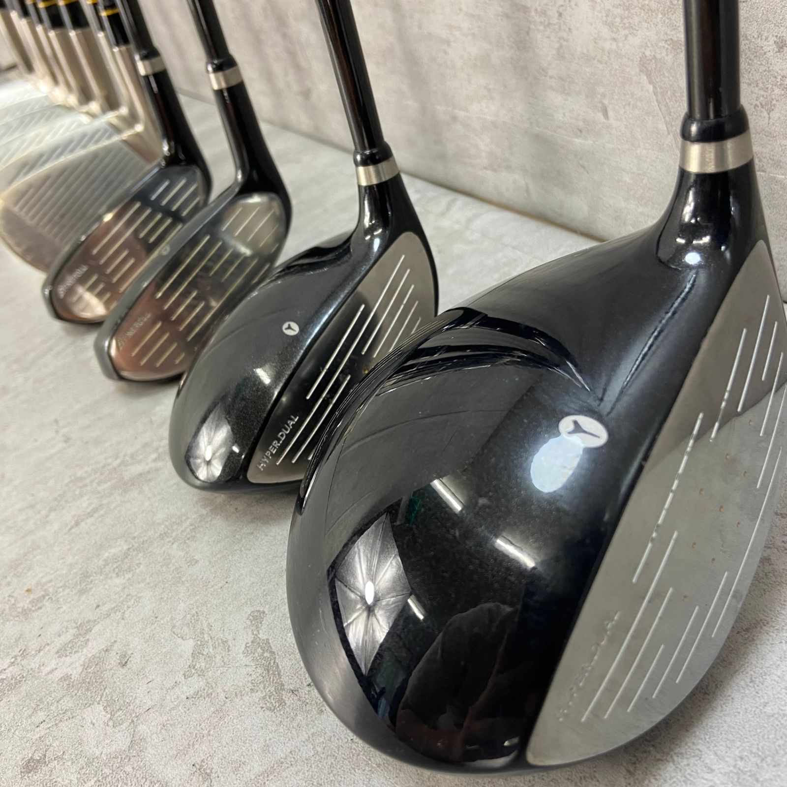 ヤマハ - ヤマハ　テーラーメイド　メンズゴルフ13本セット　カーボン　R2　右利き用　キャディバッグ　ヘッドカバー　YAMAHA　TaylorMade ヤマハ - ヤマハ テーラーメイド メンズゴルフ13本セット