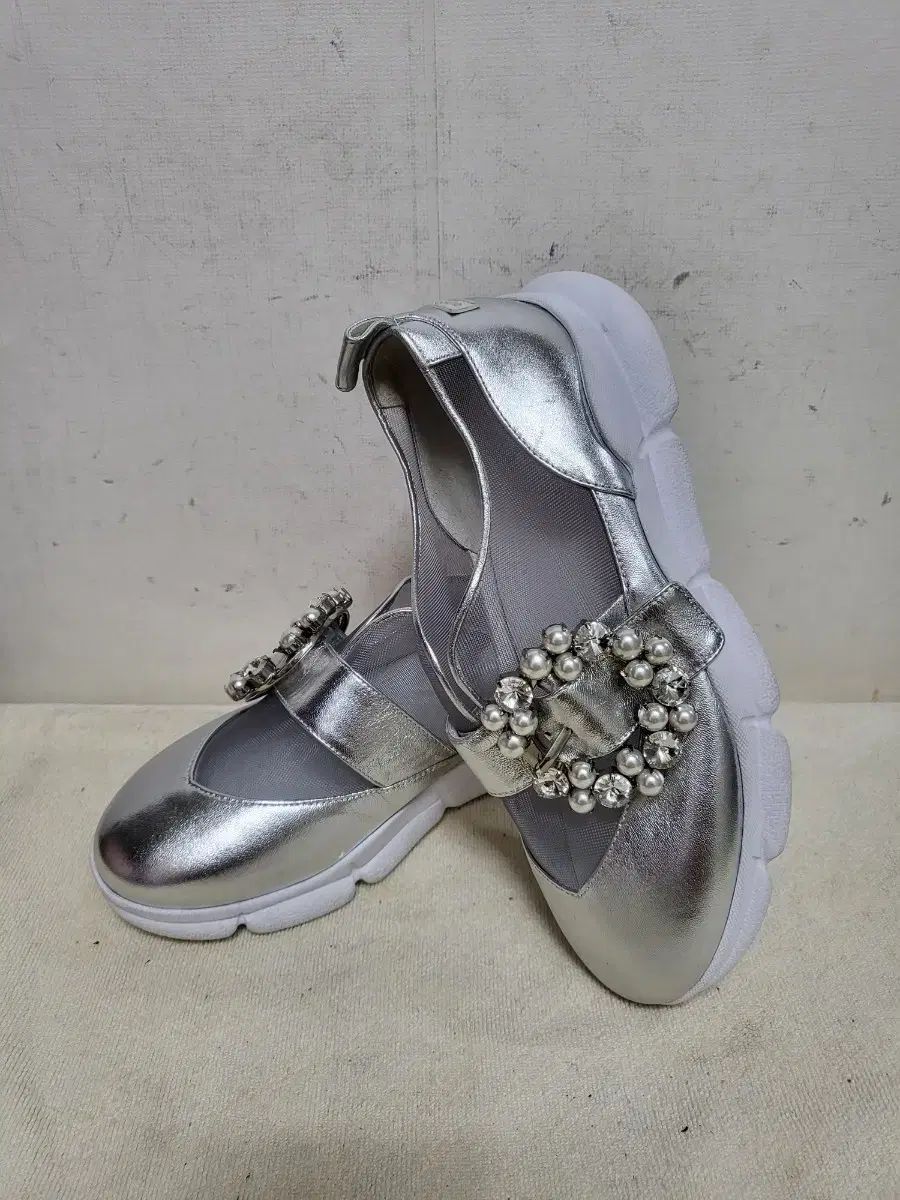 シューコンマボニー ジュエリー シルバー ローファー イタリア製