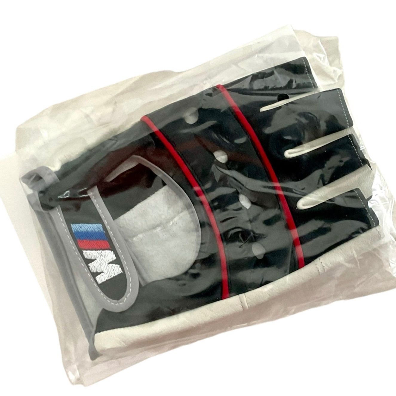 【新品未使用】 非売品 BMW Mオリジナル・ドライビング・グローブ 天然皮革 送料188円 ★BMW ⁄⁄⁄M オリジナル・ドライビング・グローブ★ 天然皮革 グローブ 未使用 非売品