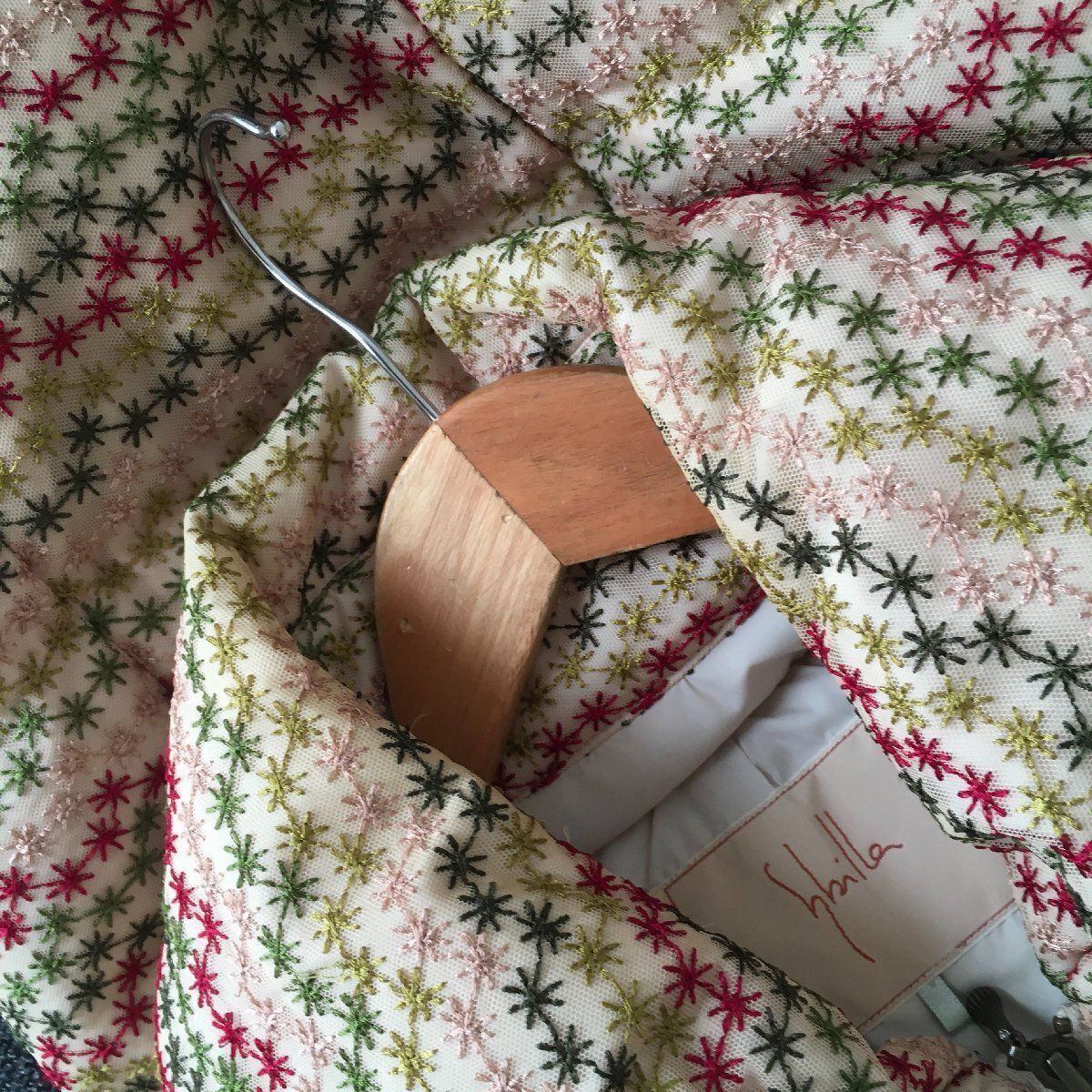 Sybilla シビラ 刺繍 幾何学模様 フード付きダウンコート Sybilla シビラ 刺繍 幾何学模様 フード付きダウンコート - メルカリ
