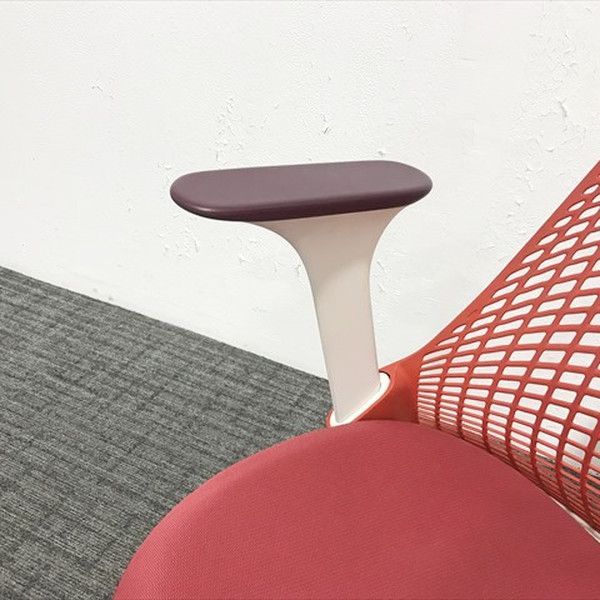 ハーマンミラー レッド
