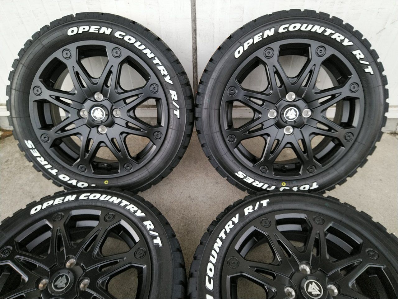 ハスラー 人気 タイヤホイールセット 新品4本セット TOYO オープンカントリーRT 165/60R15 ホワイトレター 復刻版 15インチ  MUD-X - メルカリ