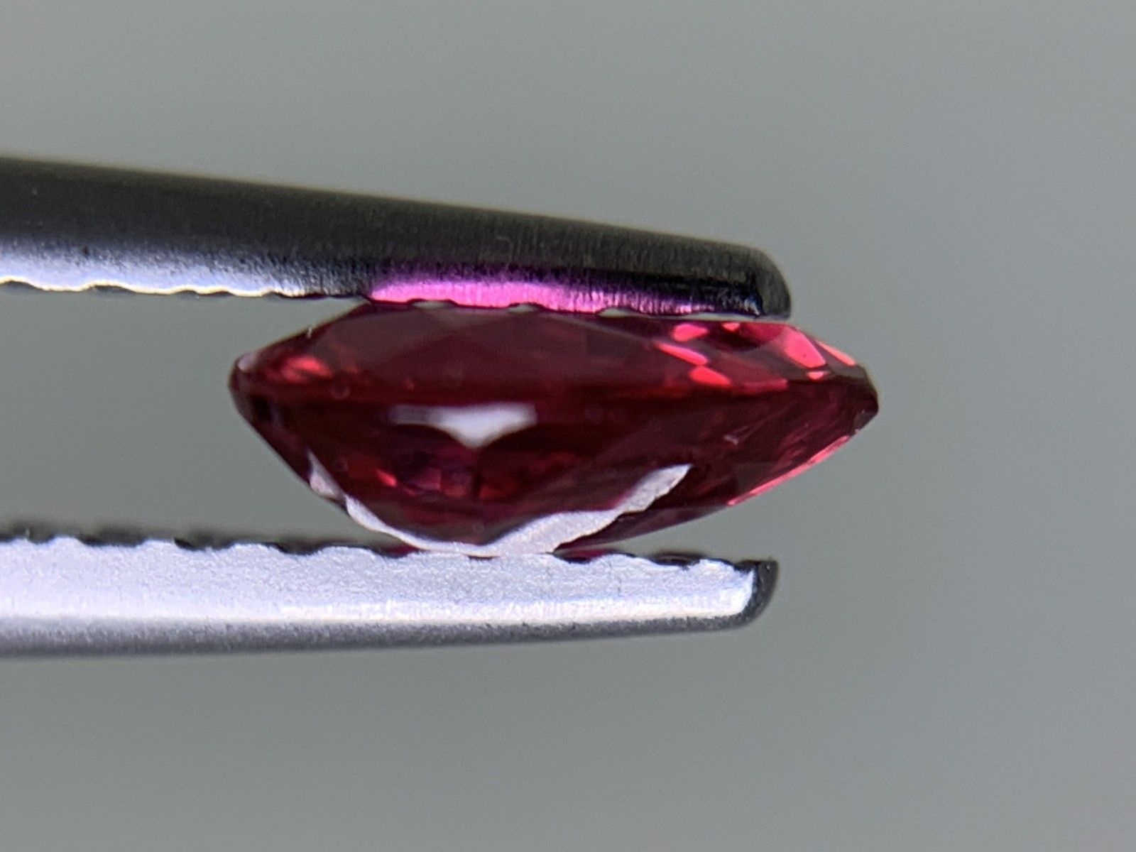 天然ルビー　ルース 秘蔵 非加熱天然ルビー 大粒2.675ct 天然石 ルース jewelry RUBY