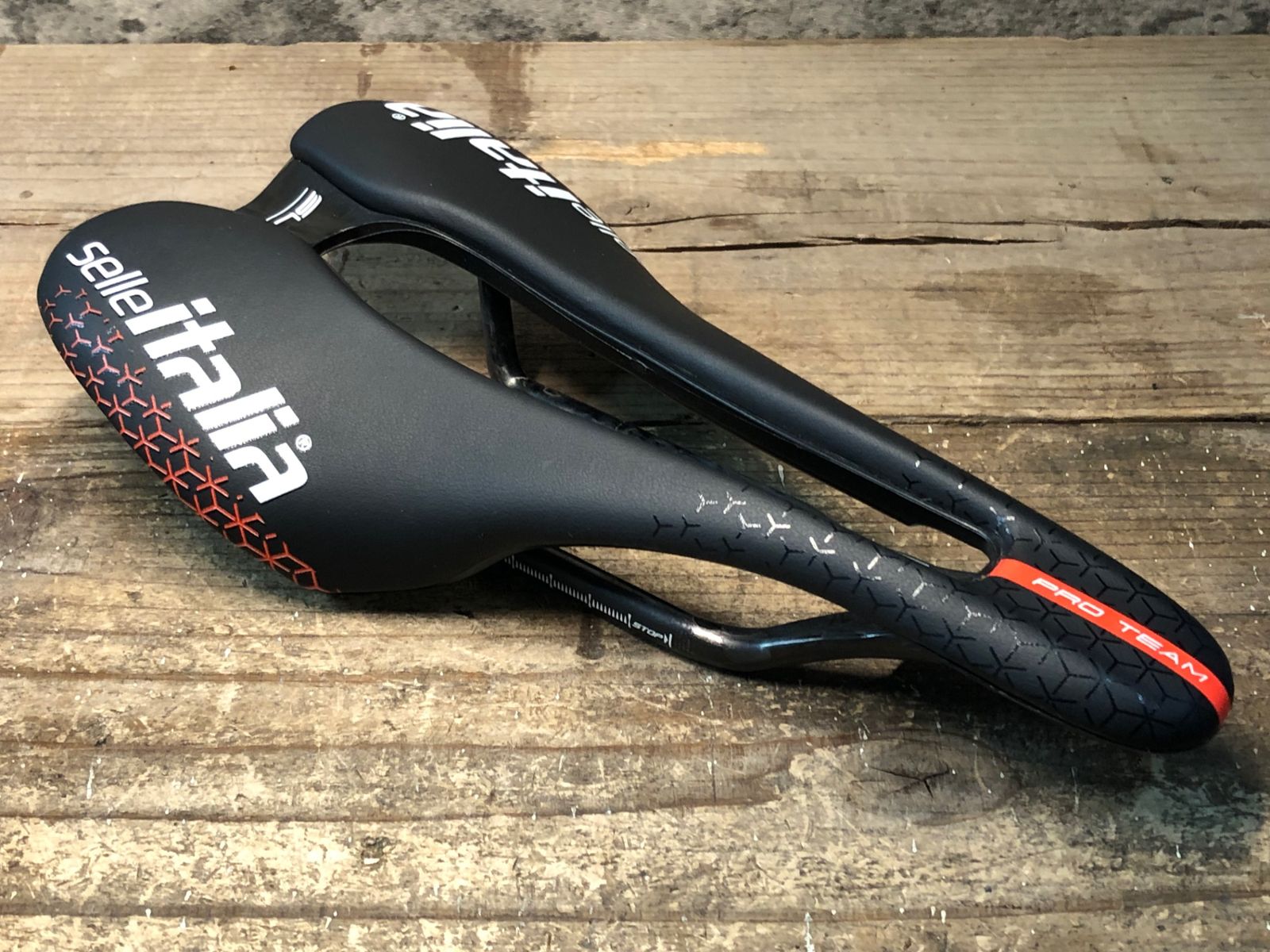 セライタリア SELLE ITALIA SLRキットカルボニオ KIT CARBONIO サドル カーボケラミック 横幅 131mm ブラック | セライタリア(Selle Italia) SLR BOOST 3D KIT CARBONIO