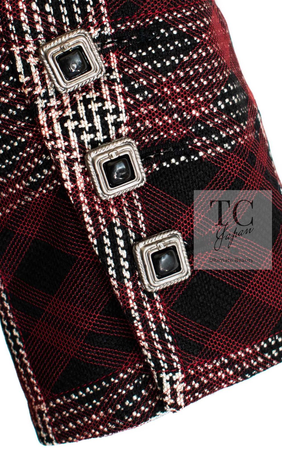 バーガンディ ブラック