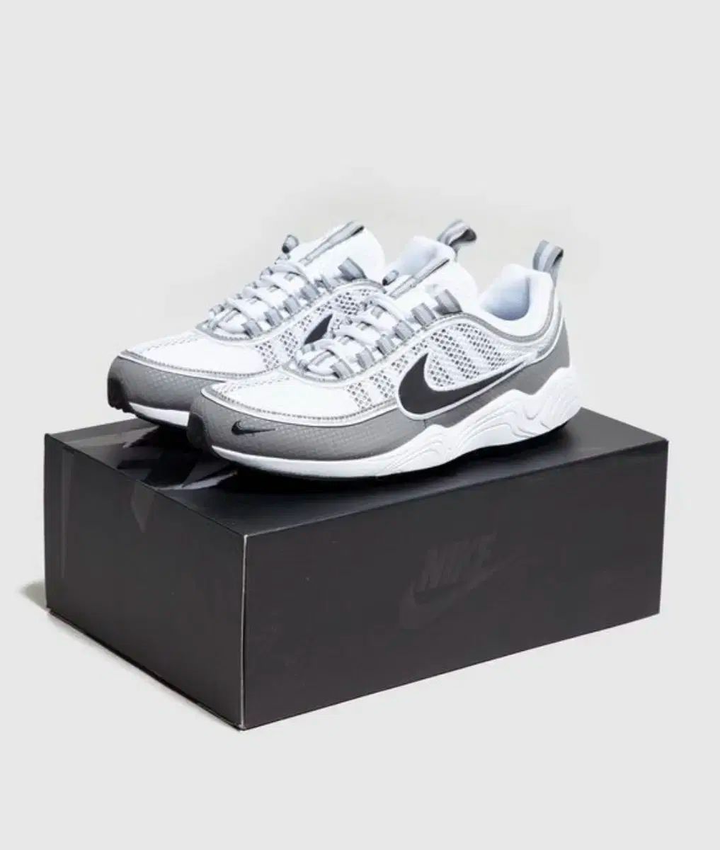【雷市場（ポンジャン）商品韓国直送】 NIKE(ナイキ) エア スピリドン QS 白 グレー