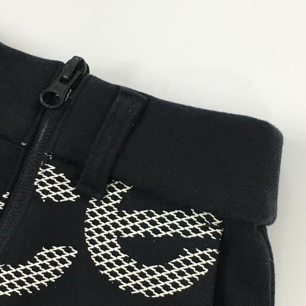 【未使用品✨】ニューバランスゴルフ　スカート　総柄　ロゴ入り　インパン付き　S ニューバランスゴルフ スカート 黒×白 ロゴ総柄 レディース 0(S