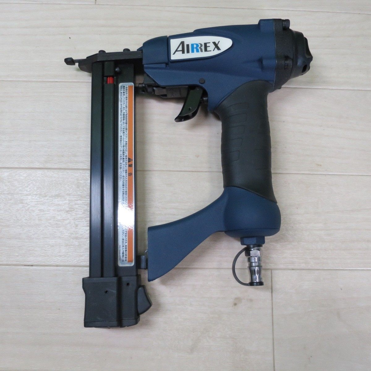 送料無料 キレイ アネスト岩田 エア ネイラー CHX10400 エアー ネーラー ステフラー エアー ツール 工具