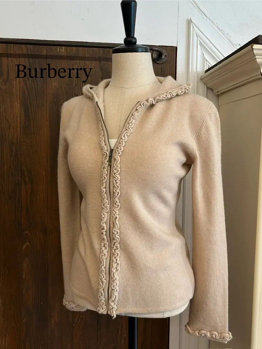 BURBERRY バーバリー ベージュ フリル カシミヤ ジップアップニット