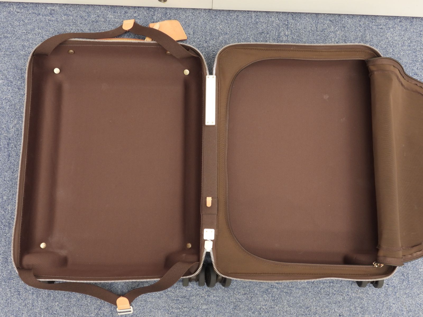 M23209 モノグラム