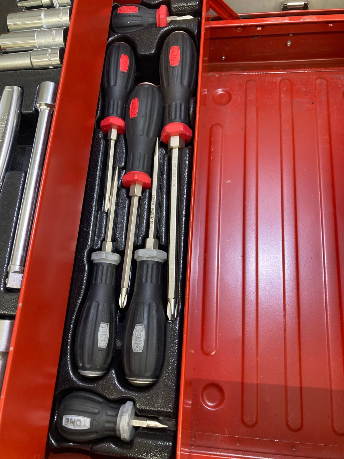 未使用品 未使用品 TONE トネ BX331 赤 RED レッド 3段両開き ツールケース 工具箱 道具箱 携行型/Y071-16 TONE トネ BX331 レッド 3段両開き ツールケース 工具箱 道具箱