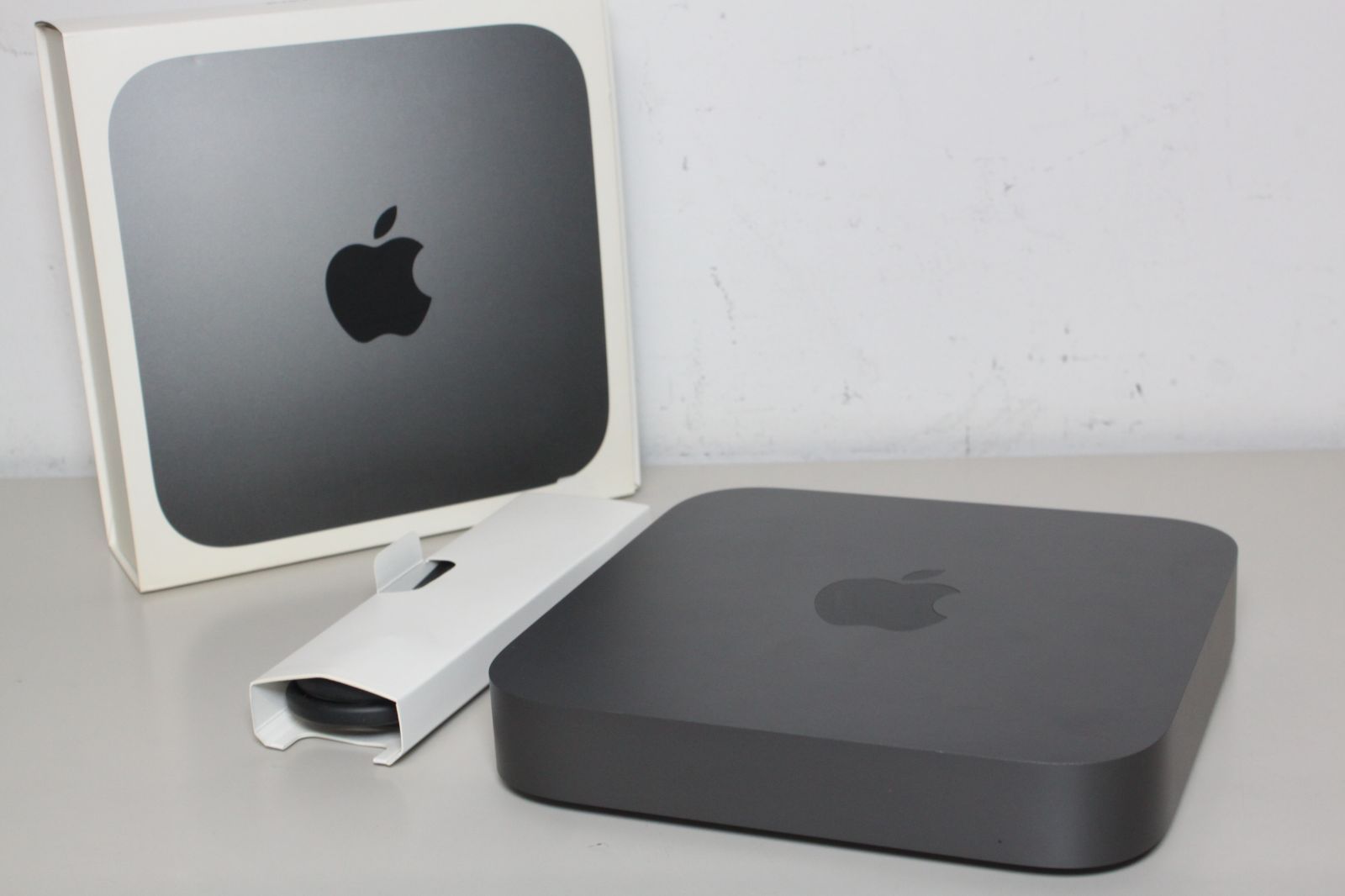ミニPC Apple Mac mini 2018 Corei7/32GB/512GB Amazon.com: Apple