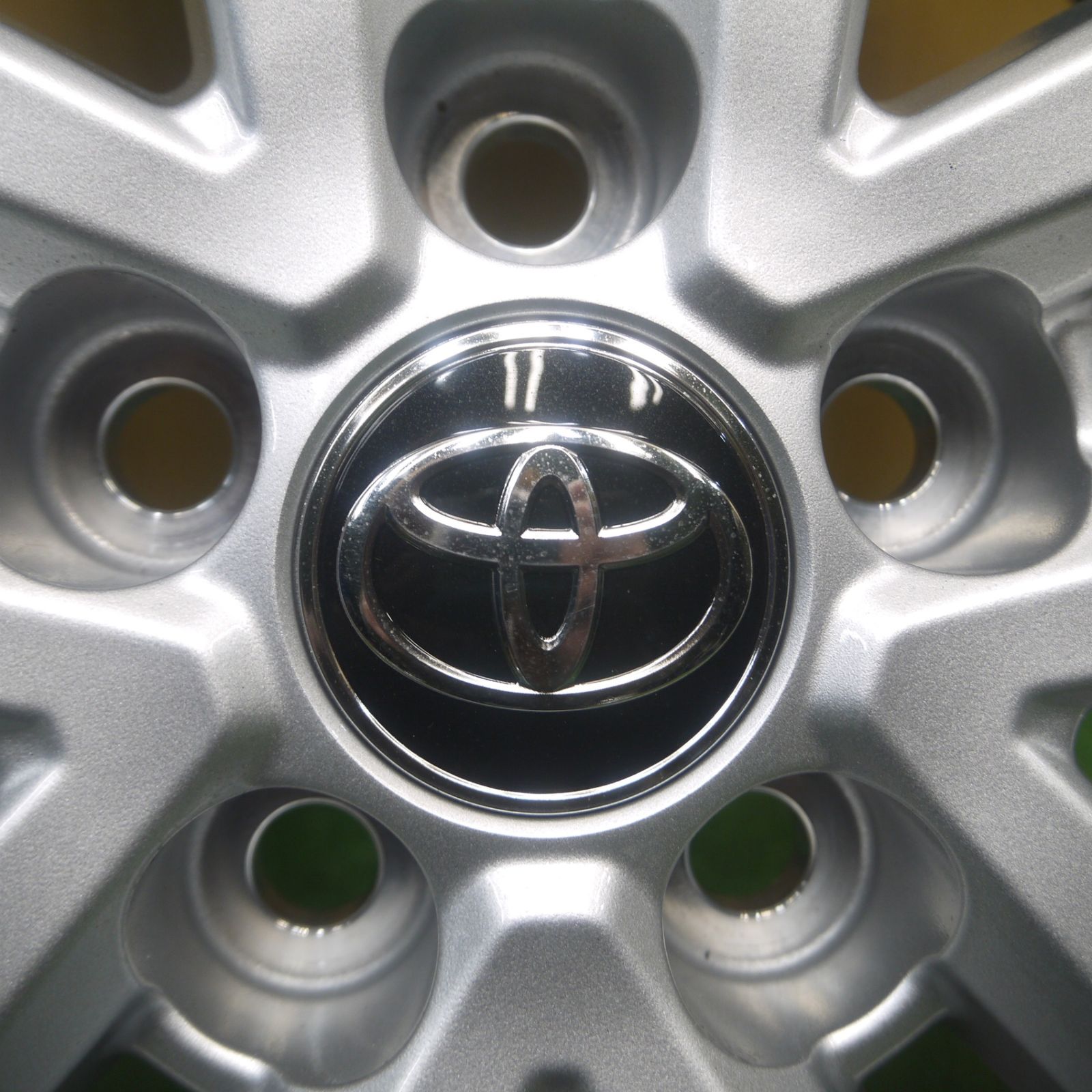 ☆お求めやすく価格改定☆ 中古アルミ17X7.0 PCD114.3 カローラ