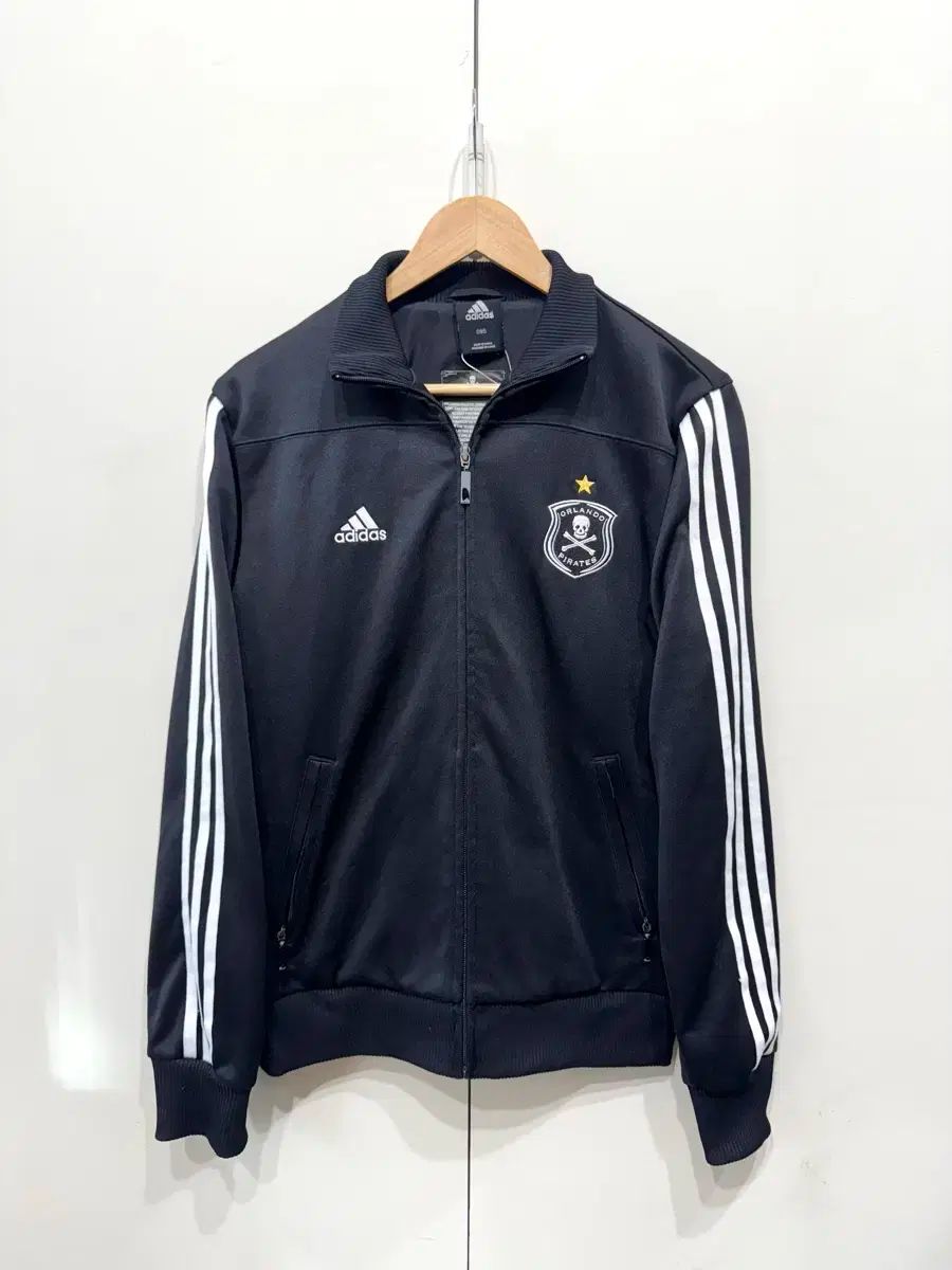 アディダス オール ランド パイレーツ スカル トラックジャージ